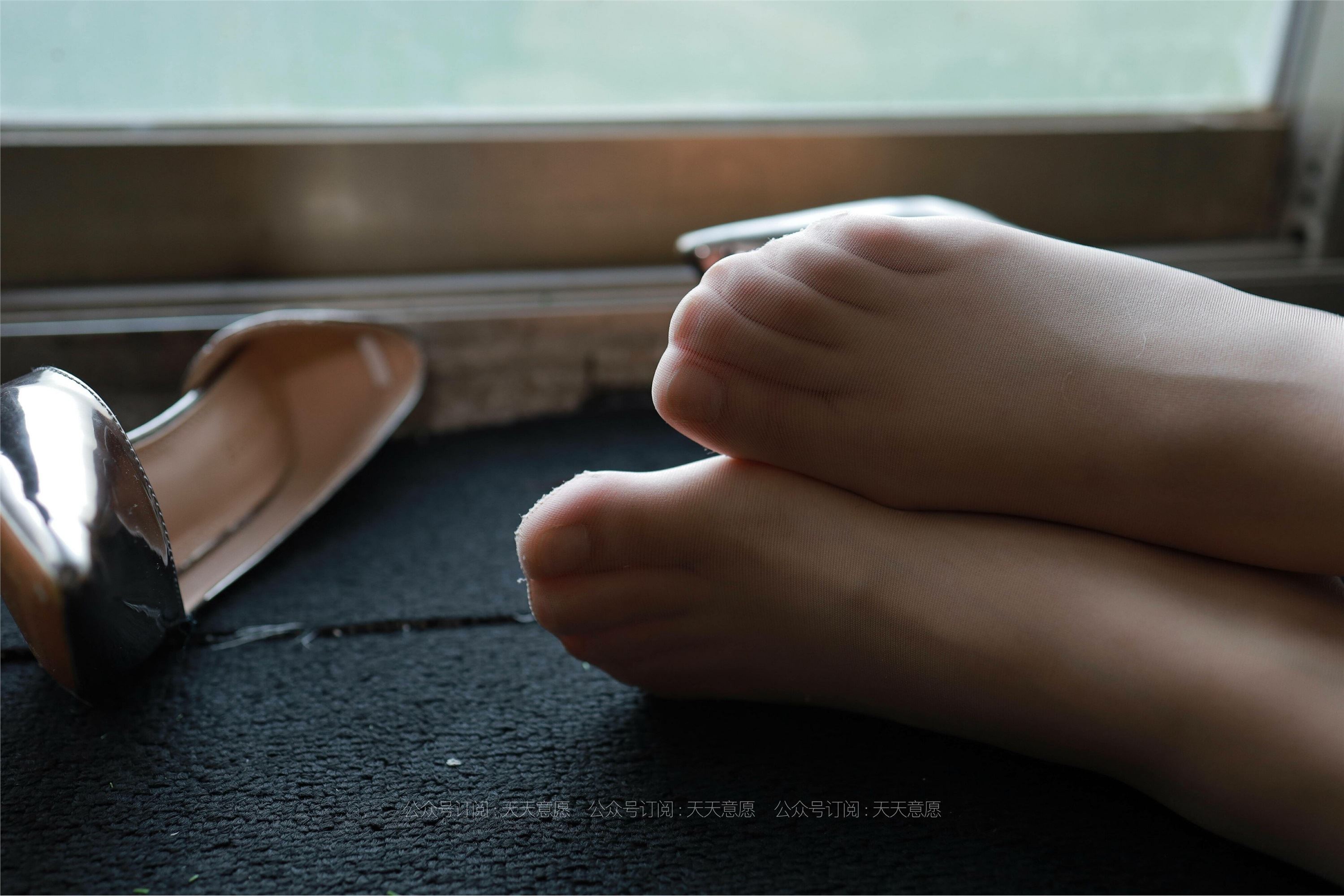 IESS异思趣向  2021.08.16 丝享家891：小婕《黑色包臀裙》